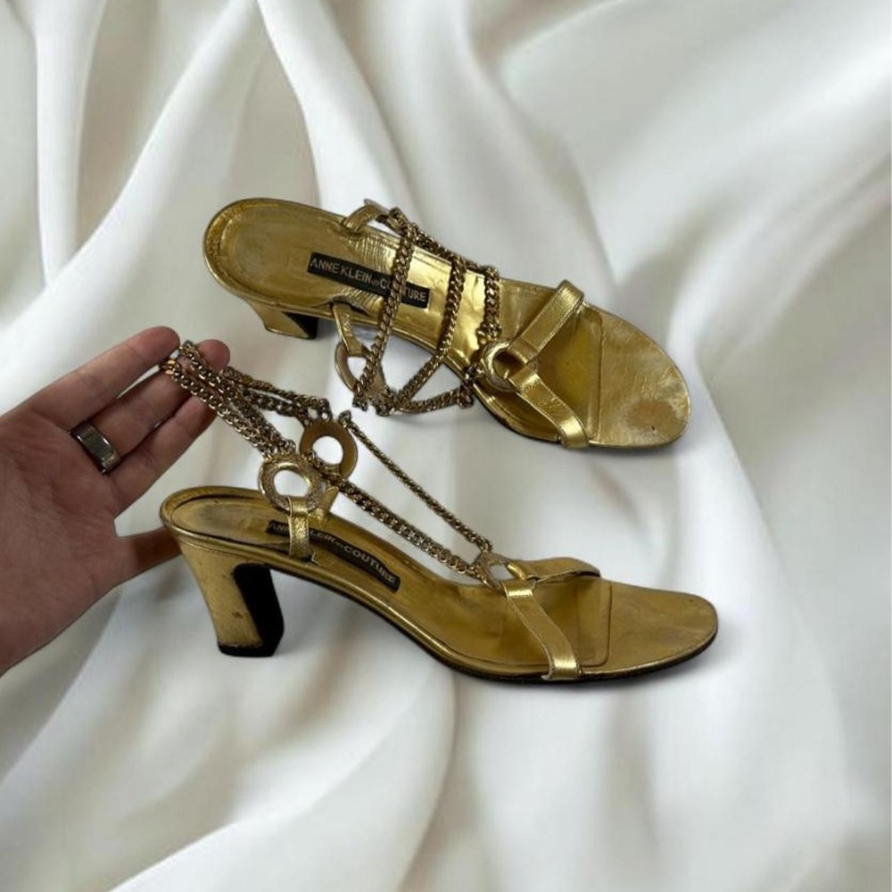 Ann Klein Couture gold leather kitten heel sandals chain link ankle strap y2k